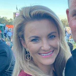 Meet your Posher, Jaye